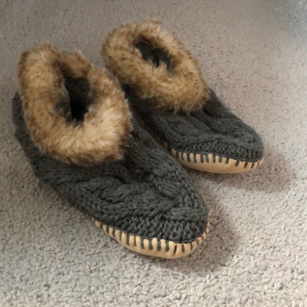 NWOT Knit Grey Moccasin Slippers